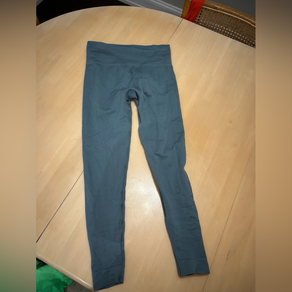 Set active leggings in color wave